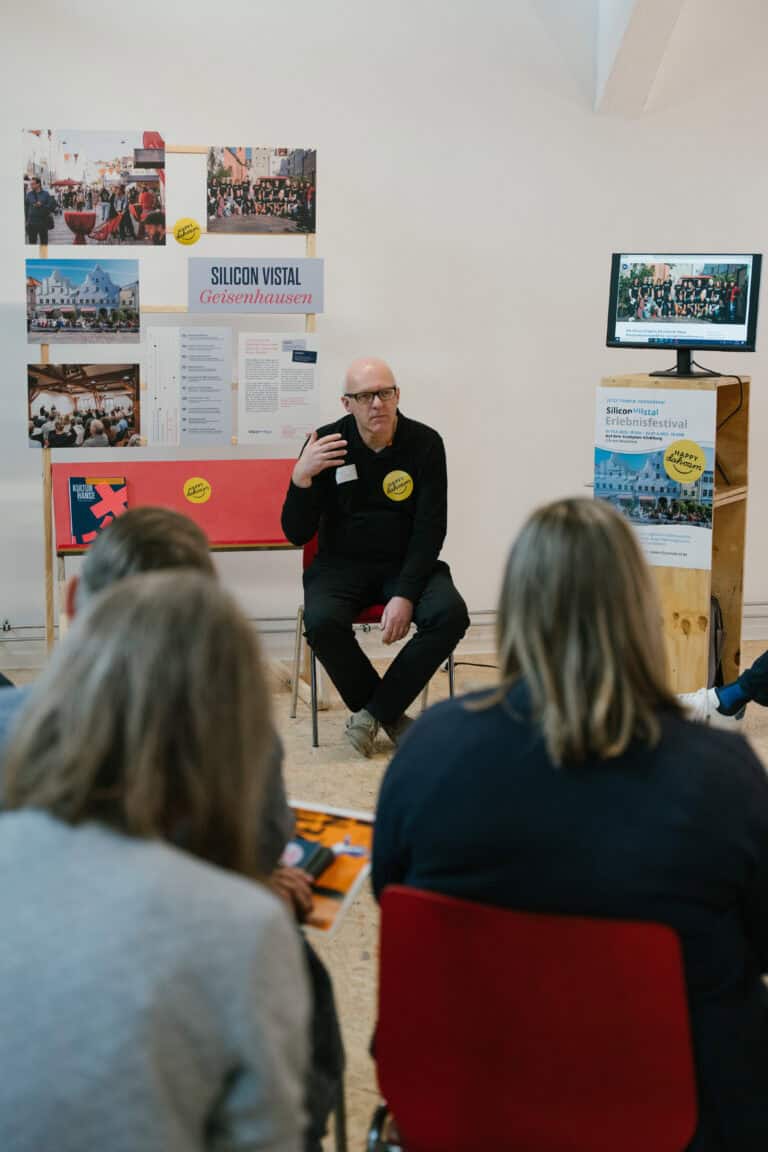 Vortrag im Projekt "Silicon Vistal" mit Publikum und Präsentation.